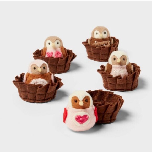 Target Spritz Valentine’s 2025 Featherly Friends Box Of Chocolates Mini Birds - Picture 2 of 5